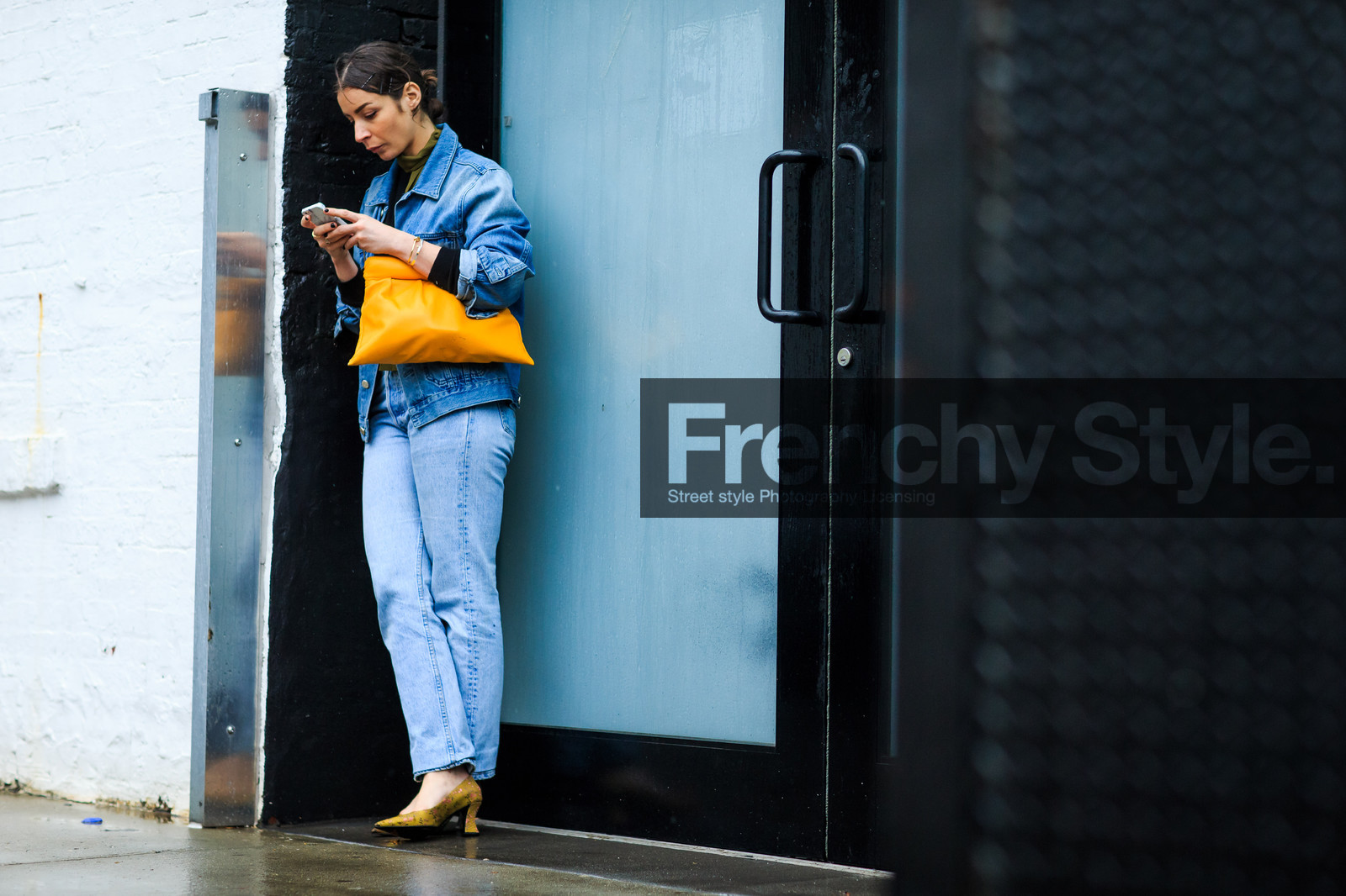 atmosphere details, AUTUMN WINTER 2016-2017, AW 16-17, blue denim, bracelet, céline, denim jacket, denim pants, detail, fashion week, frenchystyle, FW, FW 16-17, high heels, horizontal, iphone, irina lakicevic, jeans, jonathan paciullo, kaki scarf, leather bag, NEW YORK, NYFW, street style, trousers, woman, yellow bag, yellow sandals