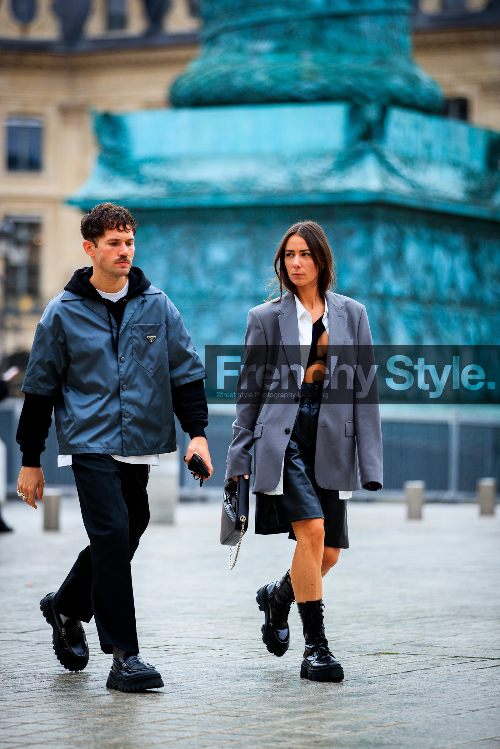 JS roques, grey jacket, short sleeves jacket, prada jacket, black hoodie, black pants, black leather loafers, big, sole shoes, big sole loafers, alice barbier, grey jacket, oversize jacket, white shirt, black leather bag, black leather shorts, black leather boots, black polish boots, polish boots, laced boots, flat boots, square shape bag, coperni bag, hand bag, silvered chain strap bag, cropped top, black top, black bra, asymmetrical top, big sole boots, black leather bermuda shorts, fashion week, frenchystyle, FW, jonathan paciullo, street style, PFW, PARIS, SPRING SUMMER 2021, SS 21, vertical, full length