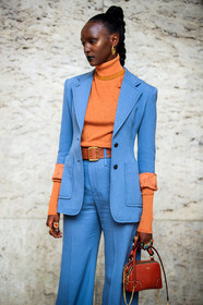 lous and the yakusa, light blue jacket, light blue pants, light blue suits, orange pullover, turtleneck pullover, camel leather bag, hand bag, chloe bag, chloe jacket, chloe look, chloe pants, chloe pullover, multi rings, stone ring, big ring, make up, make up details, nose piercing, fashion week, frenchystyle, FW, jonathan paciullo, street style, PFW, PARIS, SPRING SUMMER 2021, SS 21, vertical, atmosphere details, detail