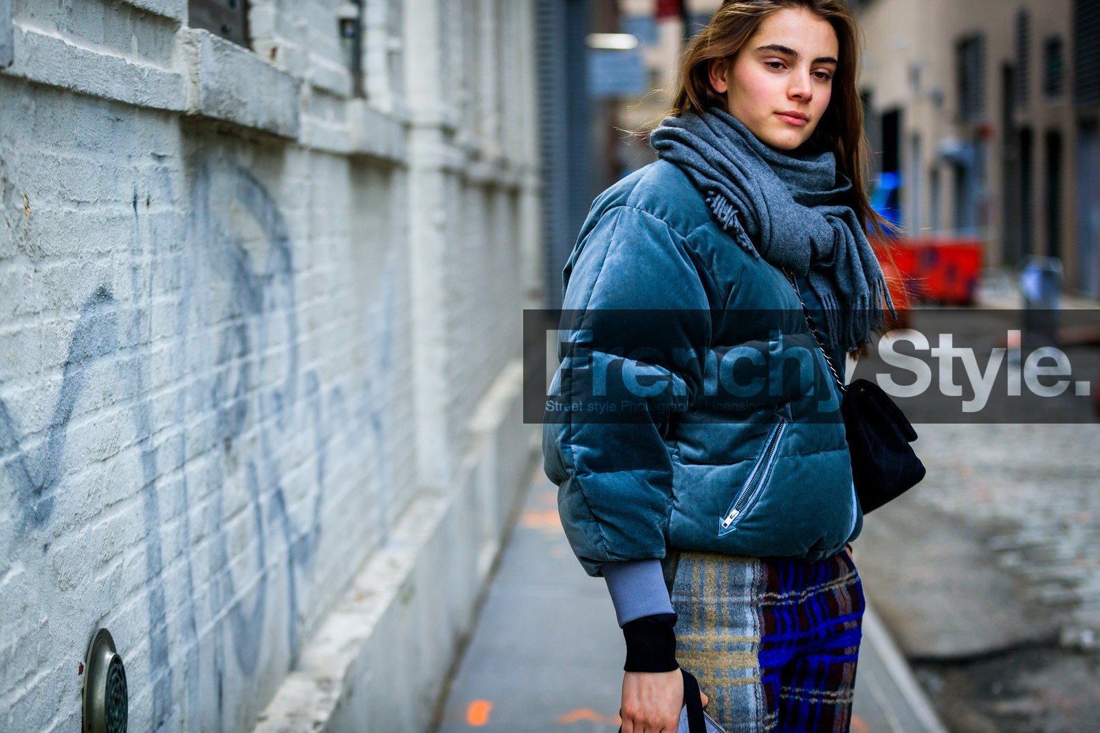 black bag, blue jacket, checked pants, down jacket, graphic pants, graphic skirt, grey scarf, leather bag, printed pants, printed skirt, tartan, trousers, velvet, street style, jonathan paciullo, FW, frenchystyle, fashion week, NYFW, NEW YORK, AUTUMN WINTER 2018-2019, AW 18-19, FALL WINTER 2018-2019, FW 18-19, atmosphere details, horizontal, detail, model