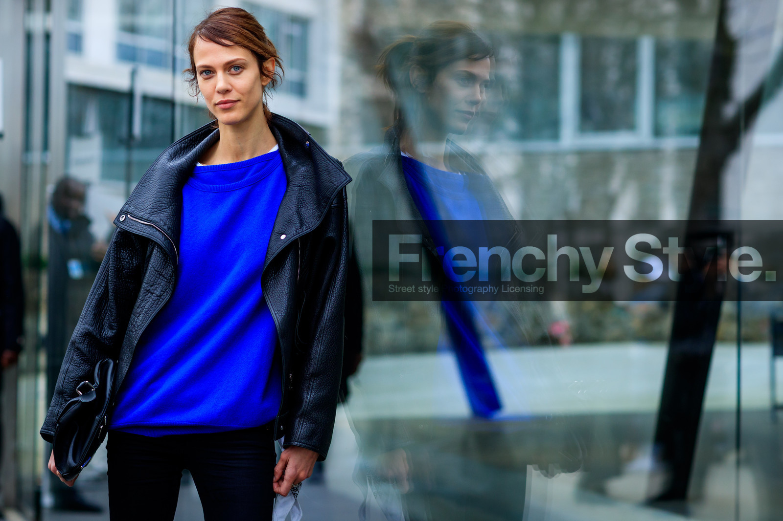 atmosphere details, AUTUMN WINTER 2017-2018, AW 17-18, aymeline valade, black bag, black denim, black jacket, black perfecto, blue sweater, denim pants, detail, FALL WINTER 2017-2018, fashion week, frenchystyle, FW, FW 17-18, horizontal, jeans, jonathan paciullo, leather bag, leather jacket, leather perfecto, loewe, model, PARIS, PFW, street style, trousers