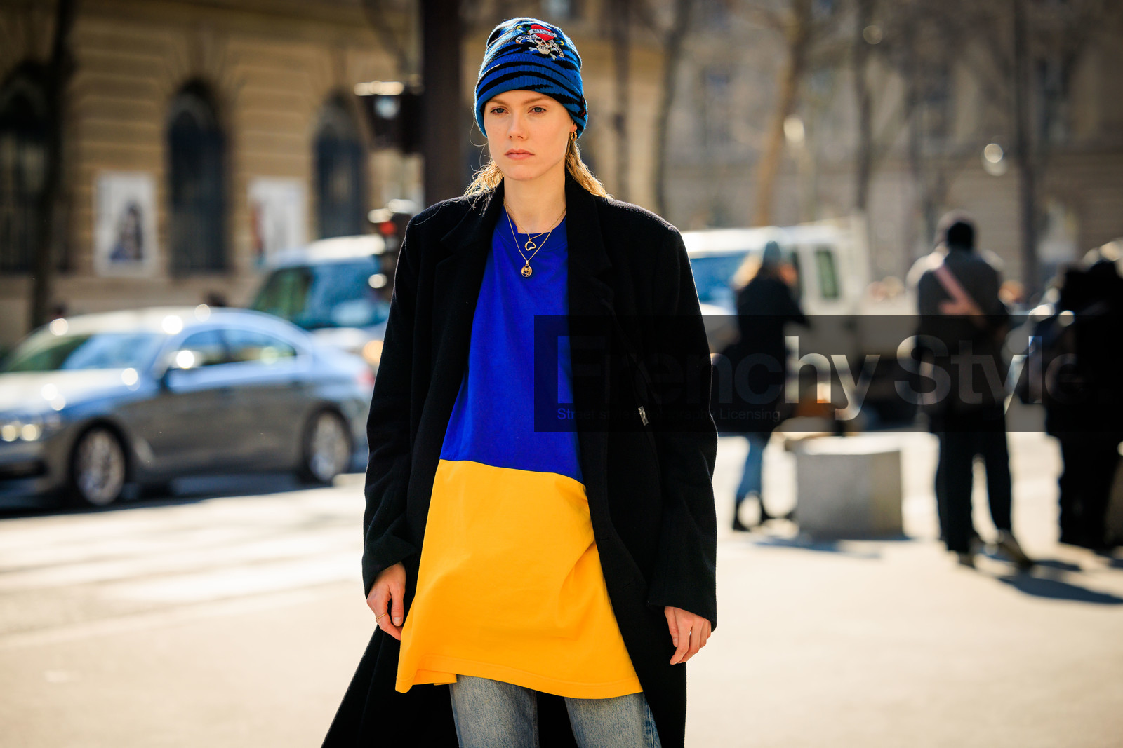 blue beanie, stripes beanie, necklaces, black coat, blue tshirt, yellow tshirt, ukranian tshirt, ripped jeans, model, street style, jonathan paciullo, FW, frenchystyle, fashion week, AUTUMN WINTER 2022-2023, FALL WINTER 2022_2023, FW 22-23, horizontal, PFW, PARIS, atmosphere details, detail